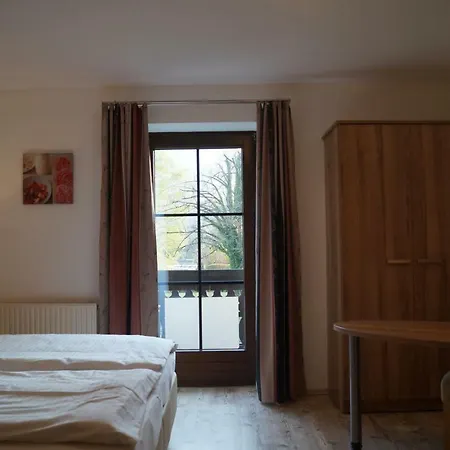 Seehaus Schernthaner Daire Unterach am Attersee